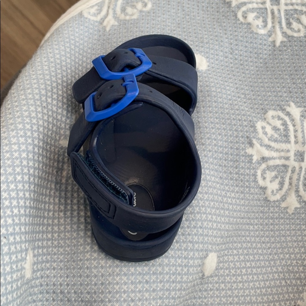 Sandals - Picture 3 of 4